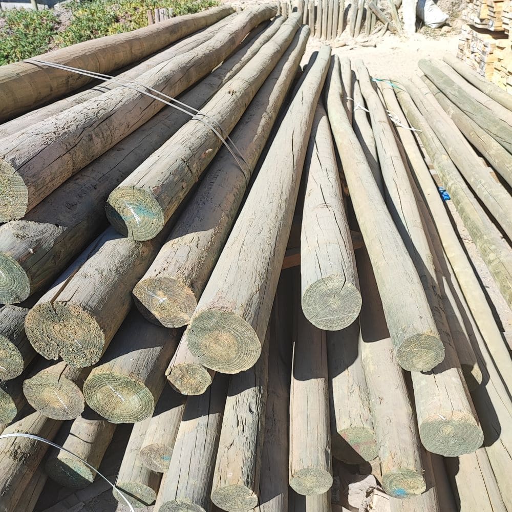 Impregnated post 4" to 5" x 6.00 m