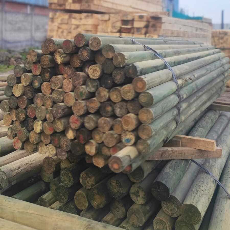 Calibrated turned log of impregnated pine 4" x 2.44 m