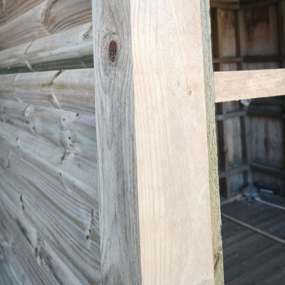 Madera Impregnada Cepillada Pilar 4" × 4" × 3.20 mt | Pino Radiata