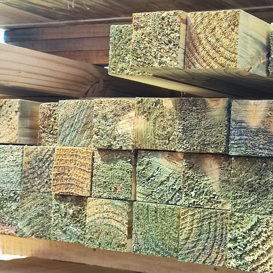 3" x 3" x 3.20mts pino impregnado bruto